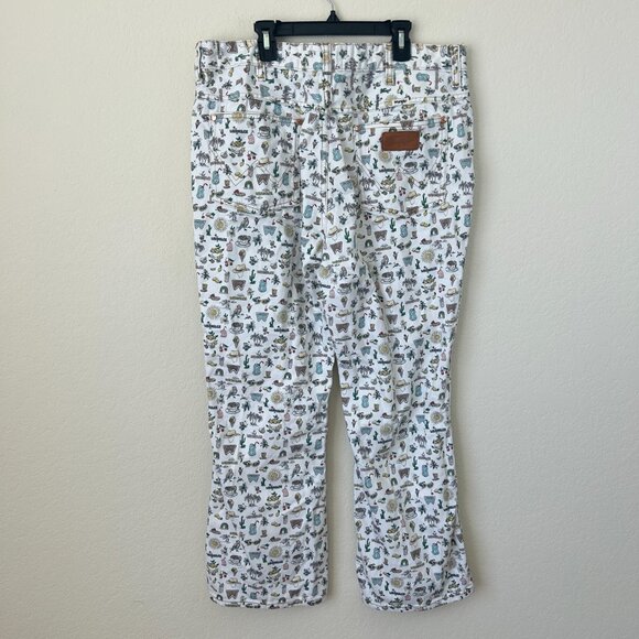 Wrangler Women's High Rise Jeans - White with Multicolor Print Wrock, size 33 - Picture 7 of 11